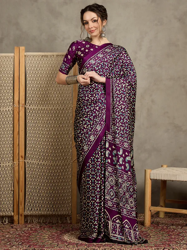 Women's_Pure_Crepe_Magenta_Printed_Designer_Saree_With_Blouse_Piece