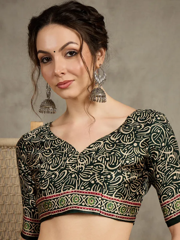 Women's_Pure_Crepe_Green_Printed_Designer_Saree_With_Blouse_Piece