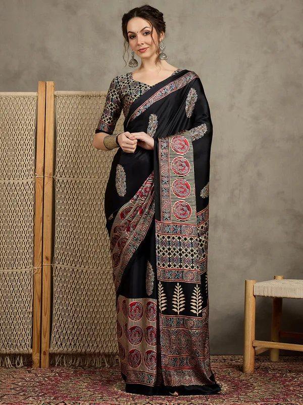 Women's_Pure_Crepe_Black_Printed_Designer_Saree_With_Blouse_Piece