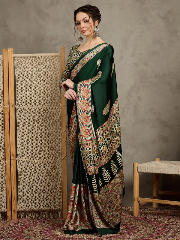 Women's_Pure_Crepe_Green_Printed_Designer_Saree_With_Blouse_Piece