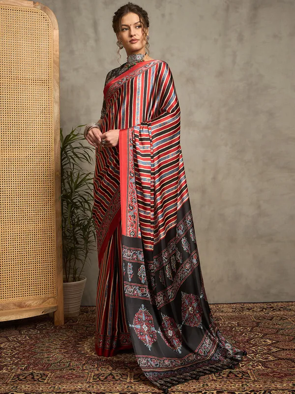Women's_Pure_Crepe_Maroon_Printed_Designer_Saree_With_Blouse_Piece