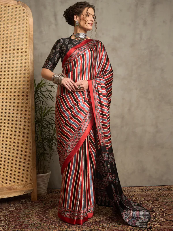 Women's_Pure_Crepe_Maroon_Printed_Designer_Saree_With_Blouse_Piece