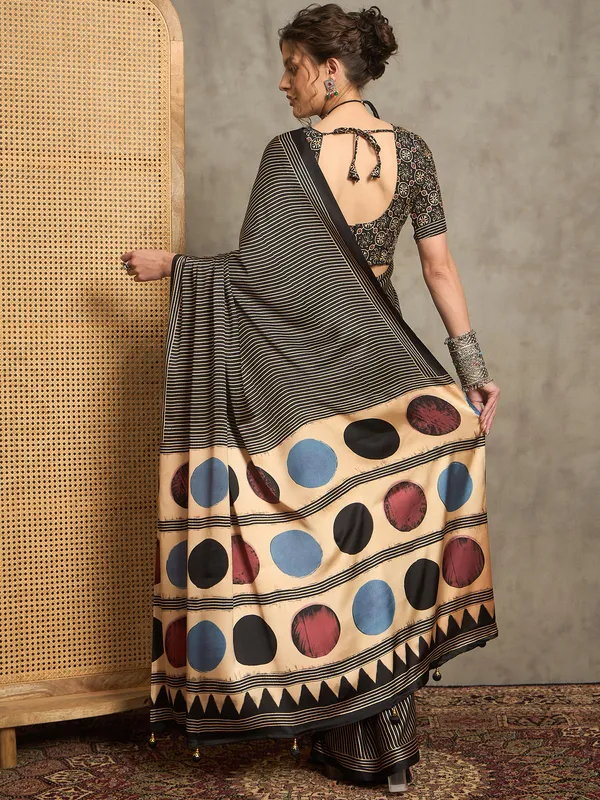 Women's_Pure_Crepe_Black_Printed_Designer_Saree_With_Blouse_Piece