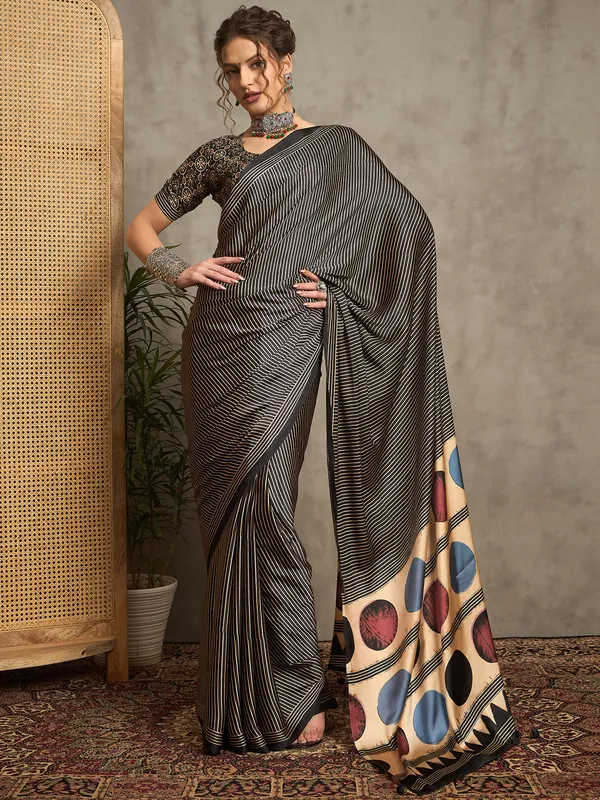 Women's_Pure_Crepe_Black_Printed_Designer_Saree_With_Blouse_Piece
