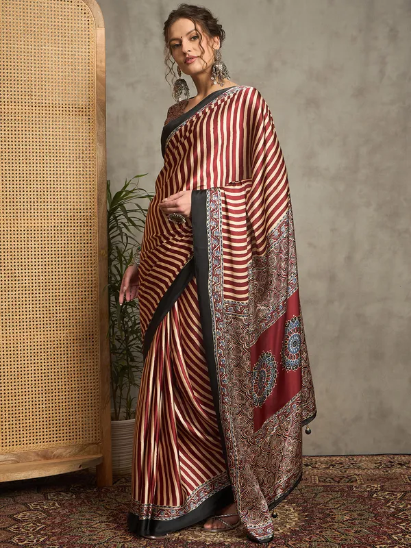 Women's_Pure_Crepe_Maroon_Printed_Designer_Saree_With_Blouse_Piece
