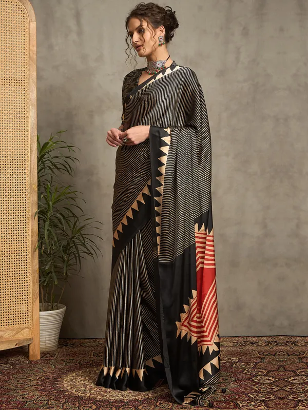 Women's_Pure_Crepe_Black_Printed_Designer_Saree_With_Blouse_Piece
