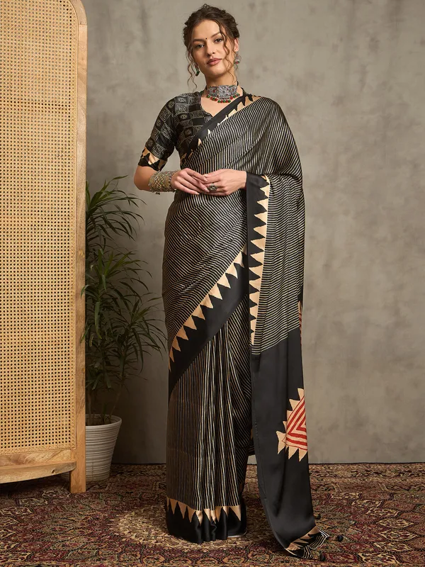 Women's_Pure_Crepe_Black_Printed_Designer_Saree_With_Blouse_Piece
