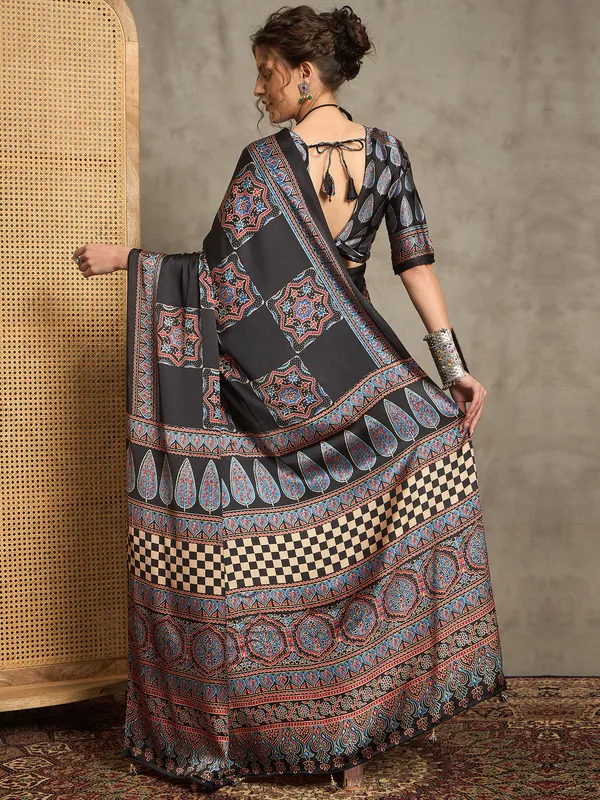 Women's_Pure_Crepe_Black_Printed_Designer_Saree_With_Blouse_Piece