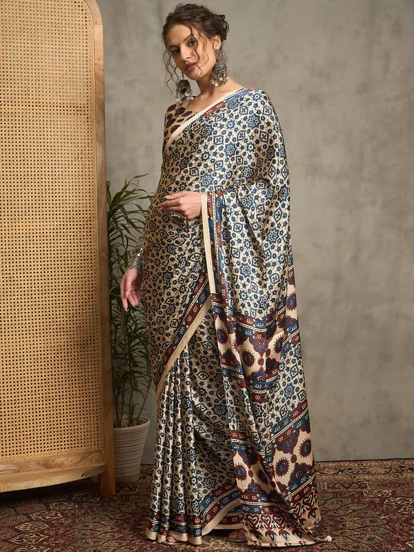 Women's_Pure_Crepe_Cream_Printed_Designer_Saree_With_Blouse_Piece