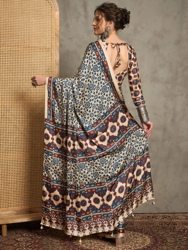 Women's_Pure_Crepe_Cream_Printed_Designer_Saree_With_Blouse_Piece