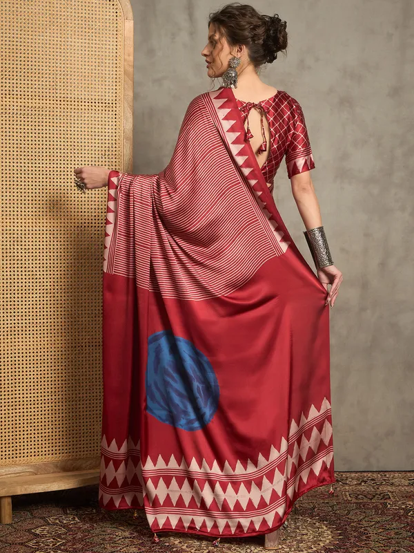 Women's_Pure_Crepe_Red_Printed_Designer_Saree_With_Blouse_Piece