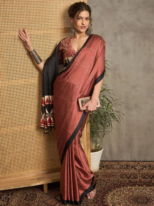 Women's_Pure_Crepe_Maroon_Printed_Designer_Saree_With_Blouse_Piece