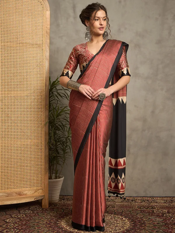 Women's_Pure_Crepe_Maroon_Printed_Designer_Saree_With_Blouse_Piece