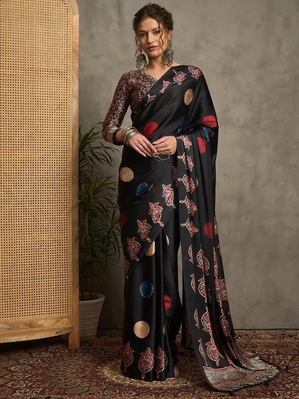 Women's_Pure_Crepe_Black_Printed_Designer_Saree_With_Blouse_Piece