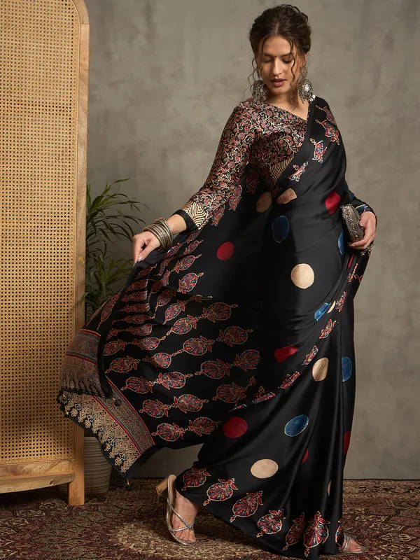 Women's_Pure_Crepe_Black_Printed_Designer_Saree_With_Blouse_Piece