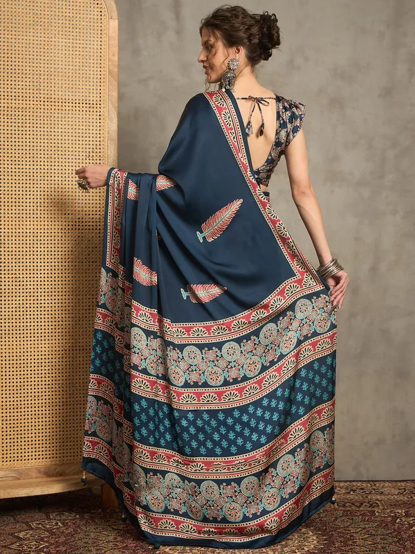 Women's_Pure_Crepe_Teal_blue_Printed_Designer_Saree_With_Blouse_Piece