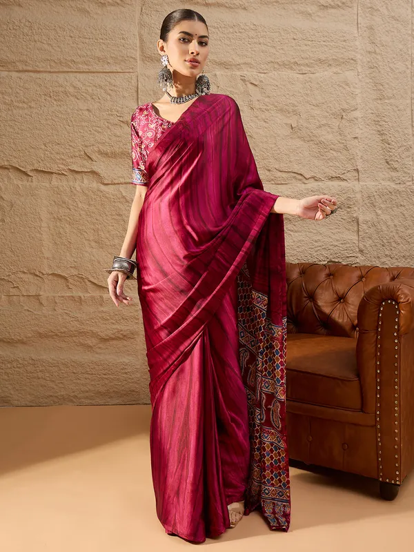 Women's_Crepe_Pink_Printed_Designer_Saree_With_Blouse_Piece