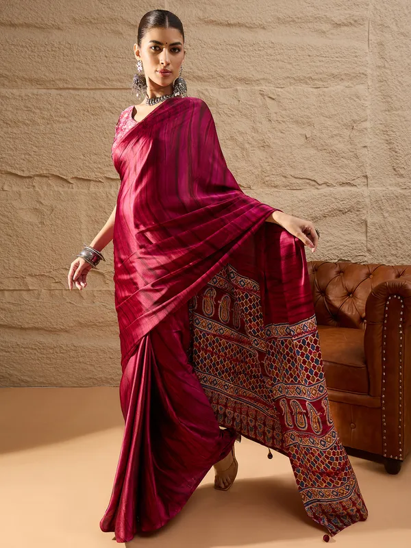 Women's_Crepe_Pink_Printed_Designer_Saree_With_Blouse_Piece
