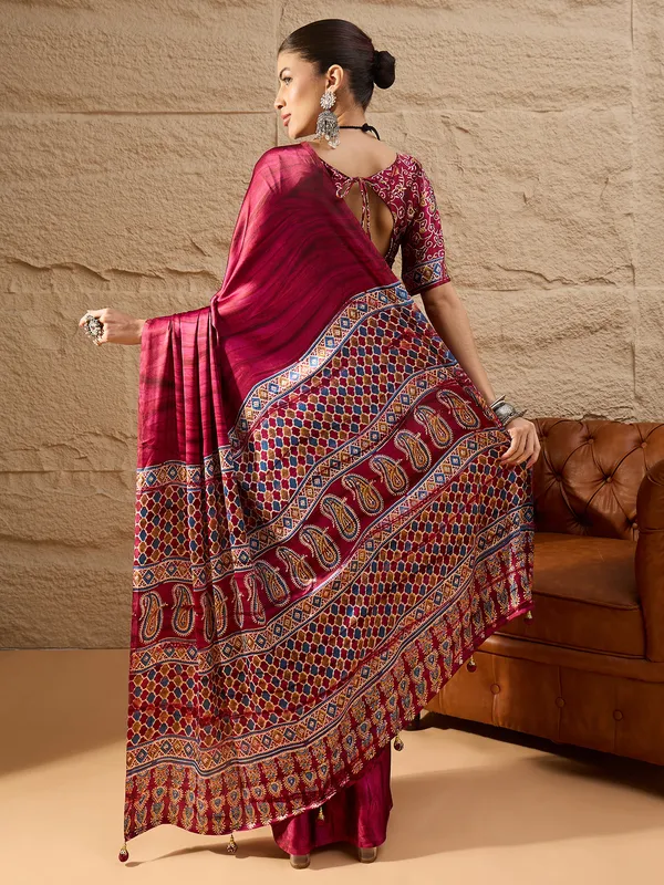 Women's_Crepe_Pink_Printed_Designer_Saree_With_Blouse_Piece
