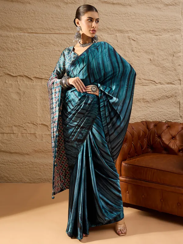 Women's_Crepe_Teal_blue_Printed_Designer_Saree_With_Blouse_Piece
