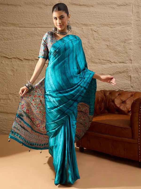 Women's_Crepe_Light_Blue_Printed_Designer_Saree_With_Blouse_Piece
