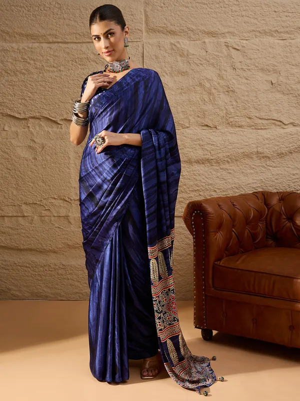 Women's_Crepe_Blue_Printed_Designer_Saree_With_Blouse_Piece