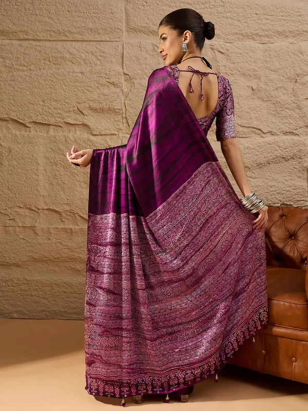 Women's_Crepe_Blue_Printed_Designer_Saree_With_Blouse_Piece