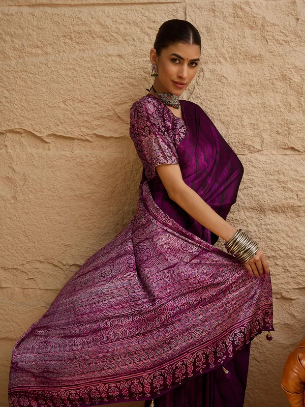 Women's_Crepe_Blue_Printed_Designer_Saree_With_Blouse_Piece
