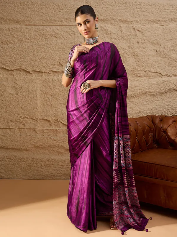 Women's_Crepe_Purple_Printed_Designer_Saree_With_Blouse_Piece