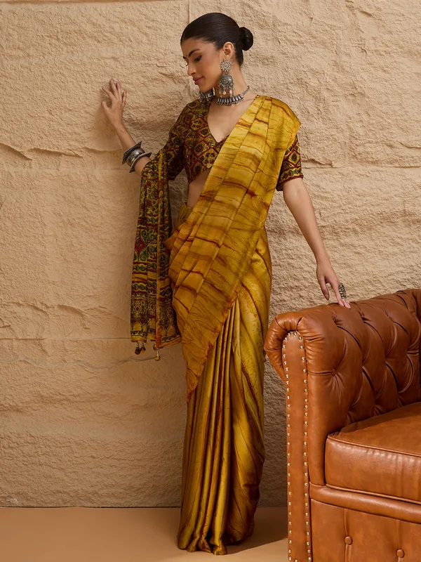 Women's_Crepe_Mustard_Printed_Designer_Saree_With_Blouse_Piece