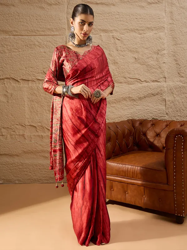 Women's_Crepe_Red_Printed_Designer_Saree_With_Blouse_Piece