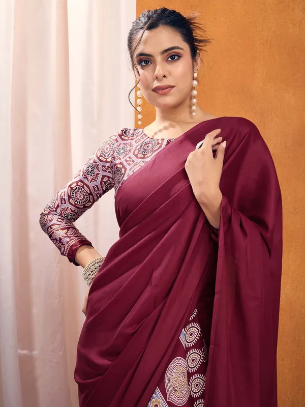 Women's_Satin_Silk_Magenta_Printed_Designer_Saree_With_Blouse_Piece
