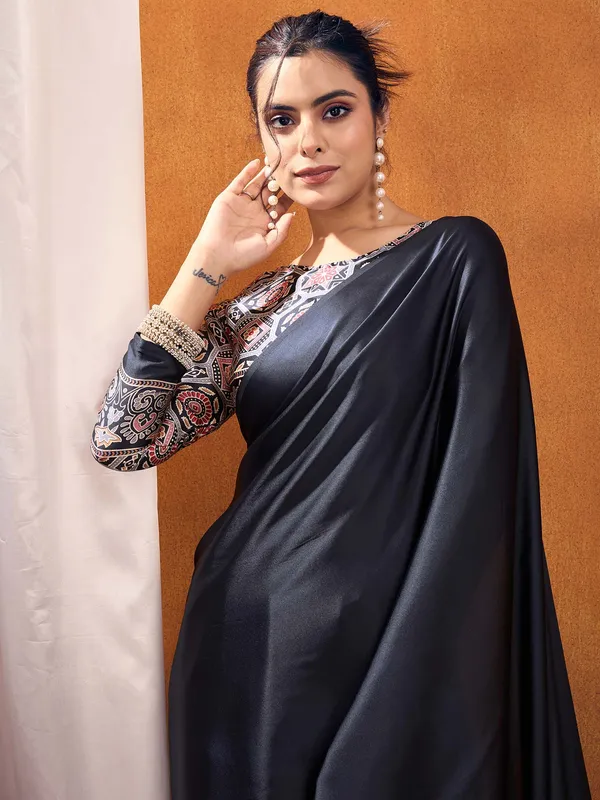 Women's_Satin_Silk_Black_Printed_Designer_Saree_With_Blouse_Piece