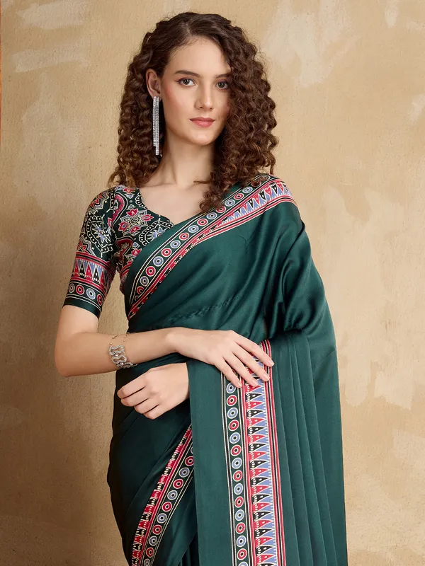 Women's_Satin_Green_Printed_Designer_Saree_With_Blouse_Piece