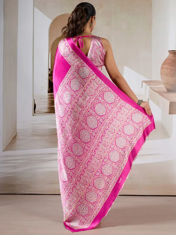 Women's_Satin_Magenta_Printed_Designer_Saree_With_Blouse_Piece