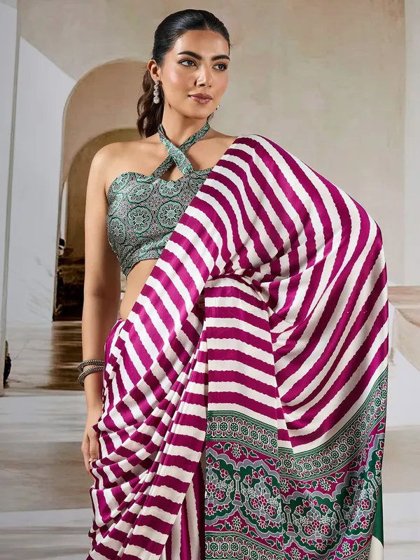 Women's_Satin_Magenta_Printed_Designer_Saree_With_Blouse_Piece