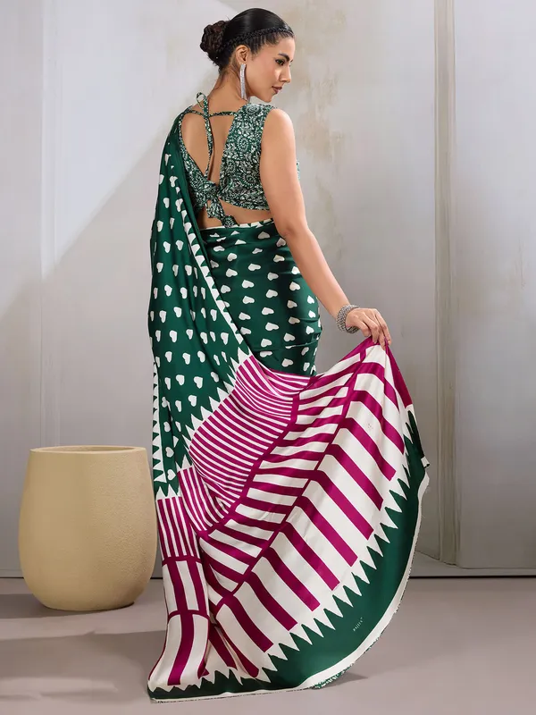 Women's_Satin_Green_Printed_Designer_Saree_With_Blouse_Piece