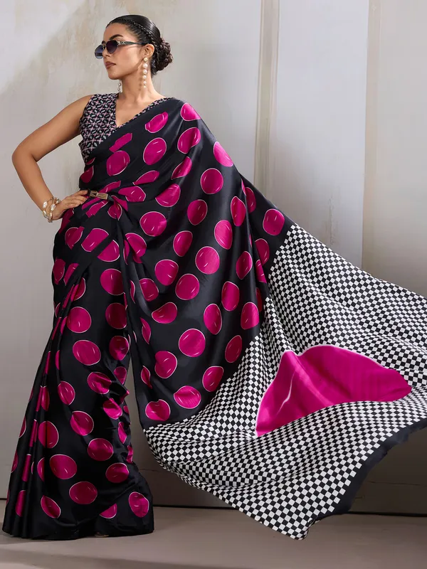 Women's_Satin_Pink_Printed_Designer_Saree_With_Blouse_Piece