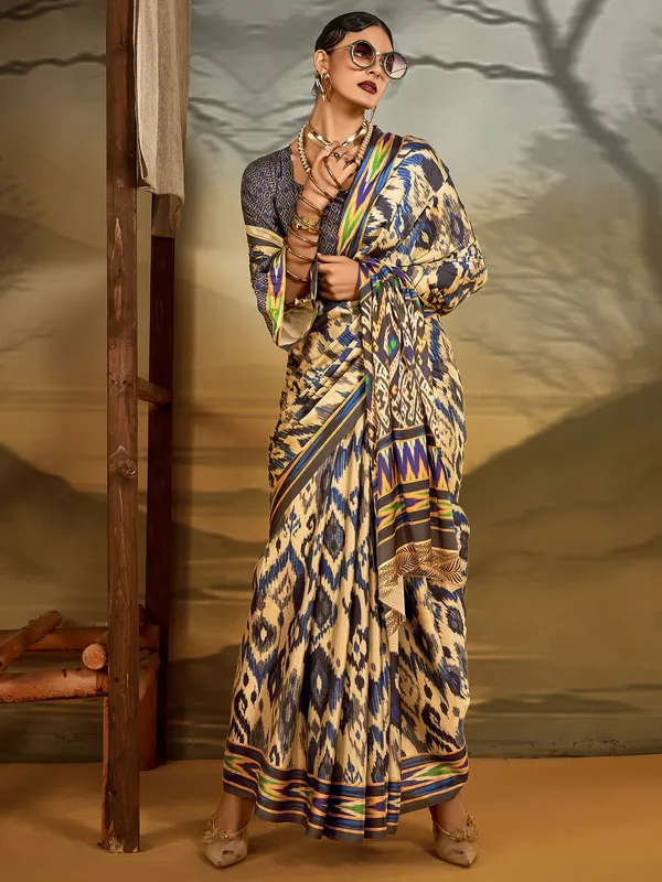 Women's_Crepe_Beige_Printed_Designer_Saree_With_Blouse_Piece