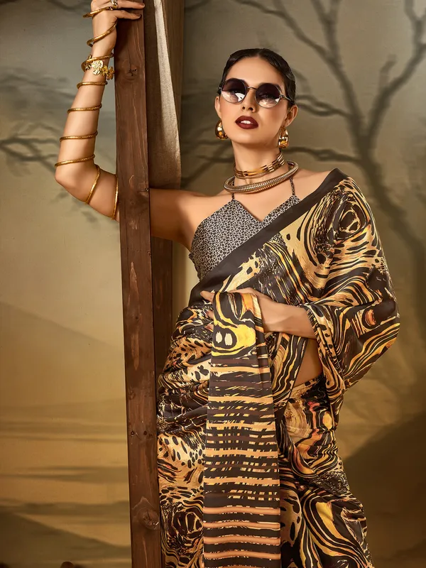 Women's_Crepe_Beige_Printed_Designer_Saree_With_Blouse_Piece