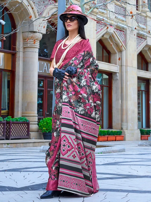 Women's_Crepe_Black_Printed_Designer_Saree_With_Blouse_Piece