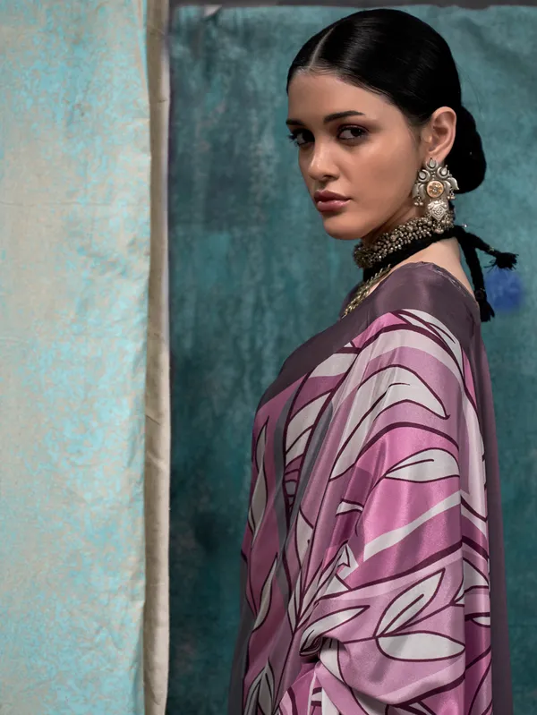 Women's_Crepe_Grey_Printed_Designer_Saree_With_Blouse_Piece
