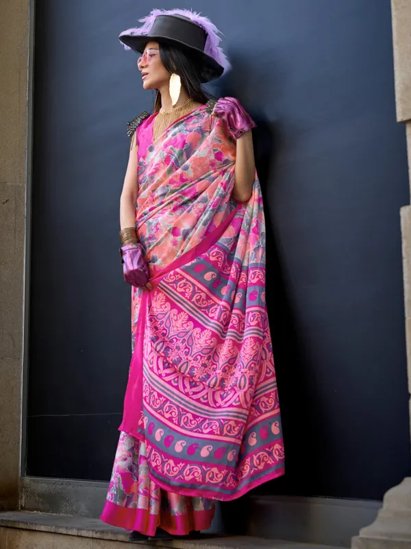 Women's_Crepe_Peach_Printed_Designer_Saree_With_Blouse_Piece