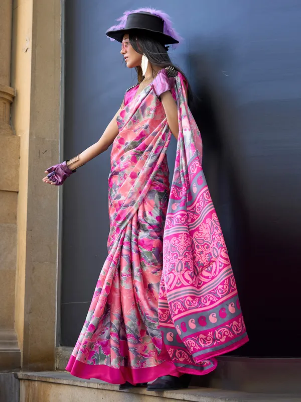 Women's_Crepe_Peach_Printed_Designer_Saree_With_Blouse_Piece