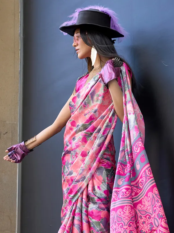Women's_Crepe_Peach_Printed_Designer_Saree_With_Blouse_Piece