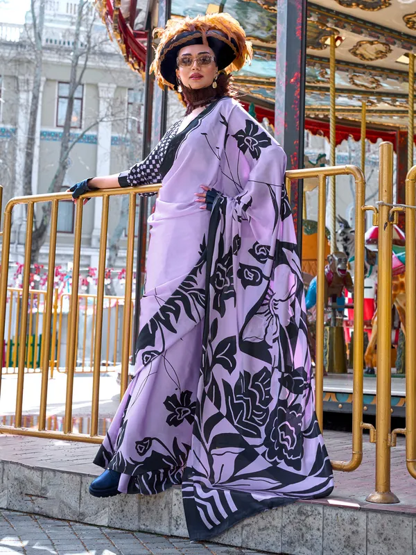 Women's_Crepe_Lavender_Printed_Designer_Saree_With_Blouse_Piece