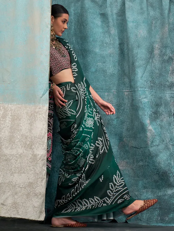 Women's_Crepe_Green_Printed_Designer_Saree_With_Blouse_Piece