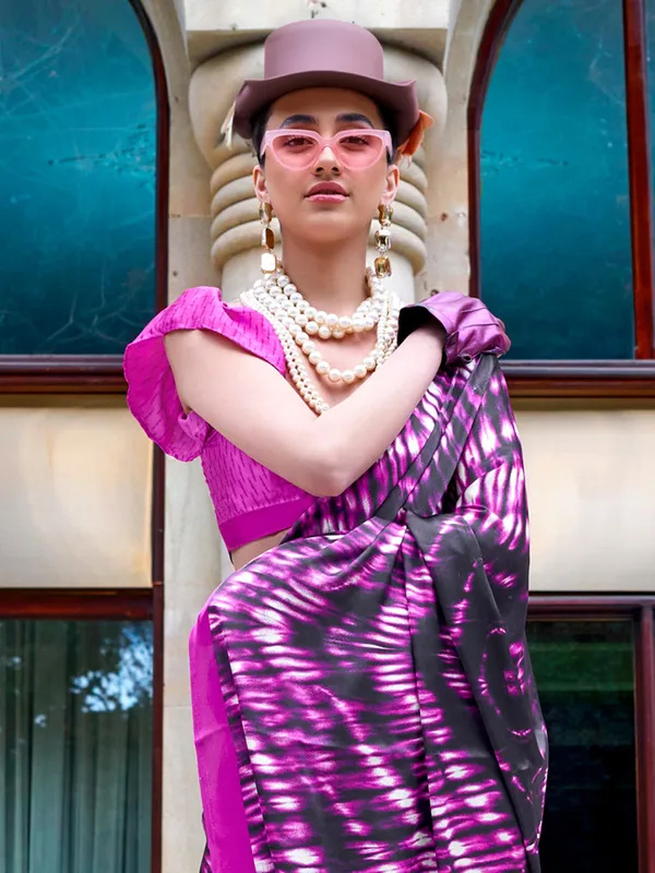 Women's_Crepe_Pink_Printed_Designer_Saree_With_Blouse_Piece