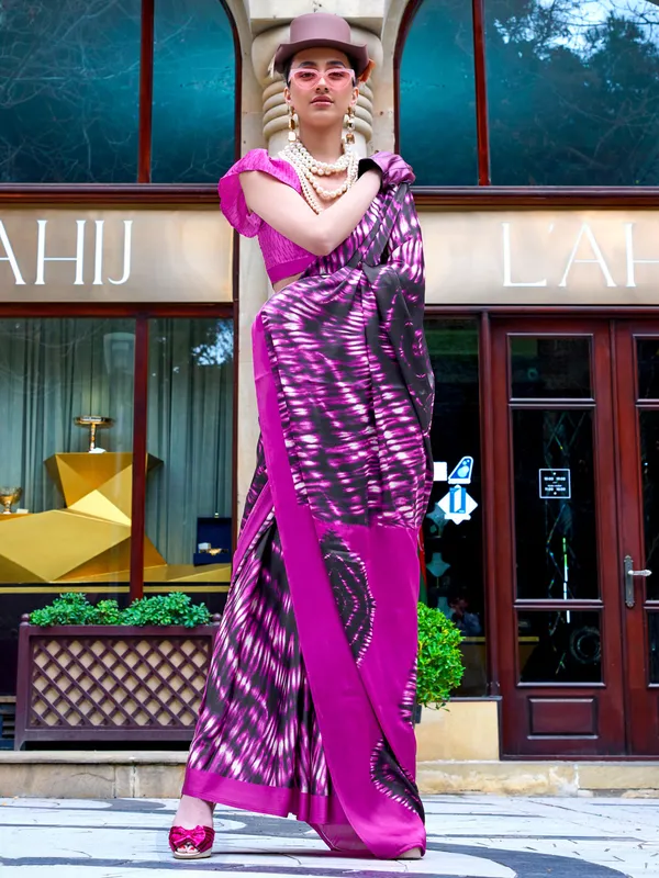 Women's_Crepe_Pink_Printed_Designer_Saree_With_Blouse_Piece