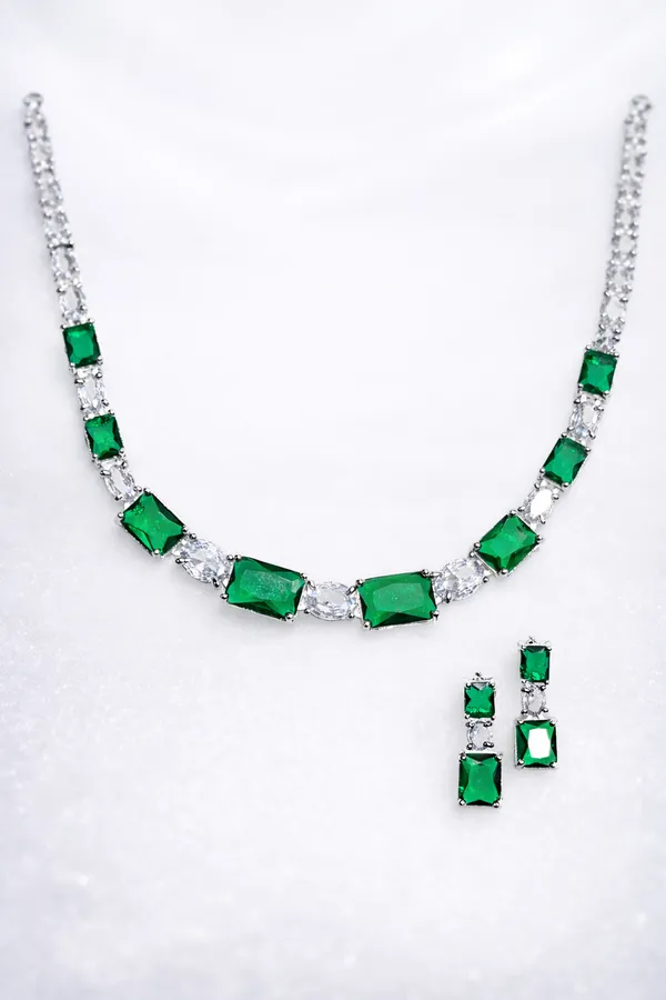 Emerald_Pendant_Set